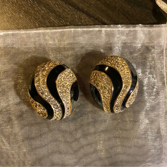 St. John 1990s Black & Rhinestone Modern Classic Oval Statement Clip-in Earrings - Picture 6 of 8